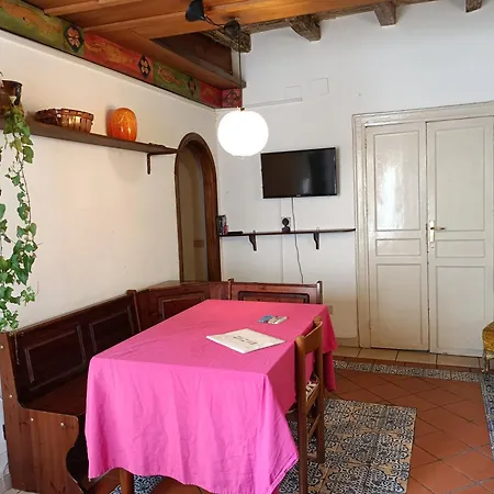 Quiet And Comfortable In Centre *